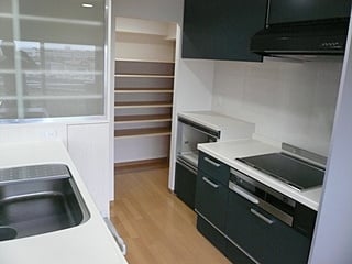 札幌　厚別区　マンション　リフォーム　リノベーション　キッチン　ニ型　キッチンカウンター　収納　デッドスペース　引出